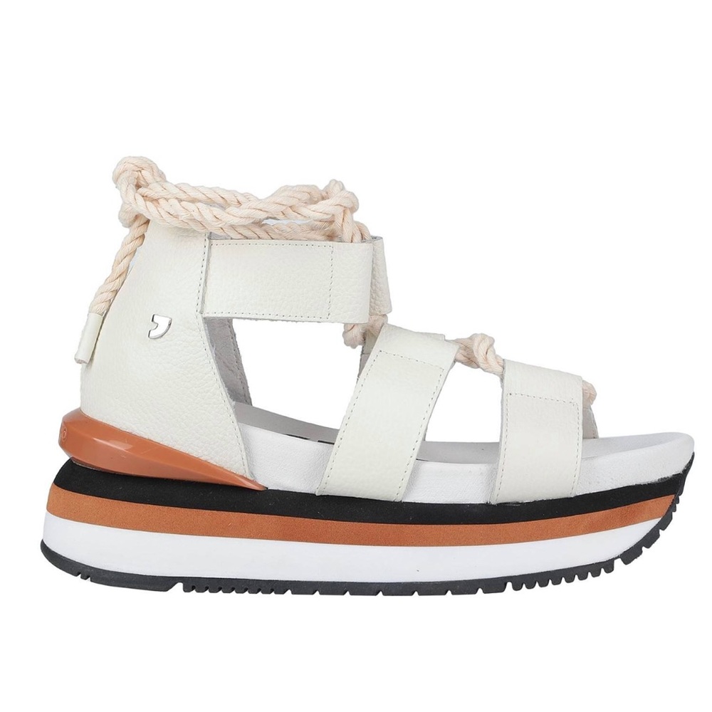 Gioseppo is a world-known Spanish brand that creates a unique footwear.